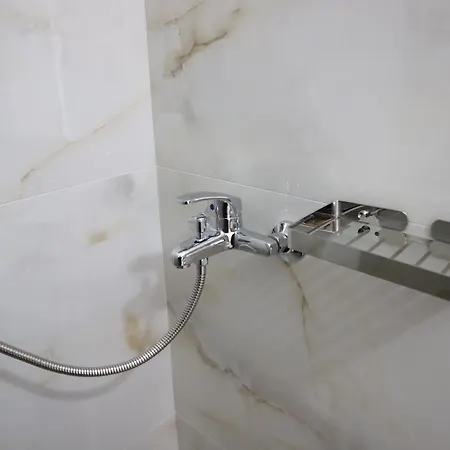 招待所 Ijon 培拉特