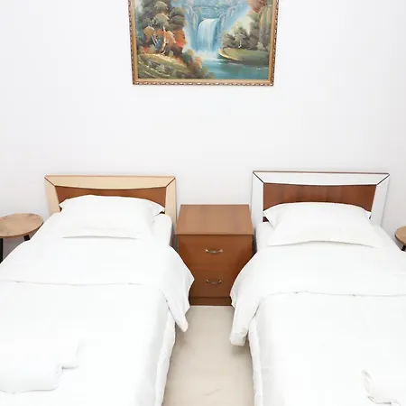 Ijon 招待所 培拉特